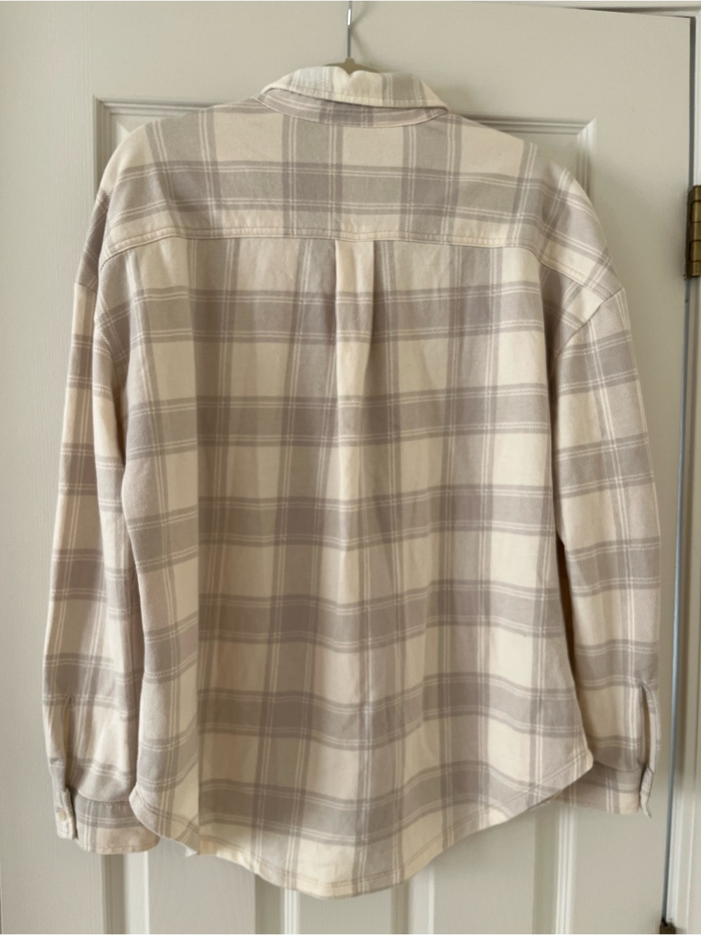 Z Supply River Plaid Shirt in Putty, Large, Beige Cream Flannel Fall Lumberjack - Picture 3 of 7